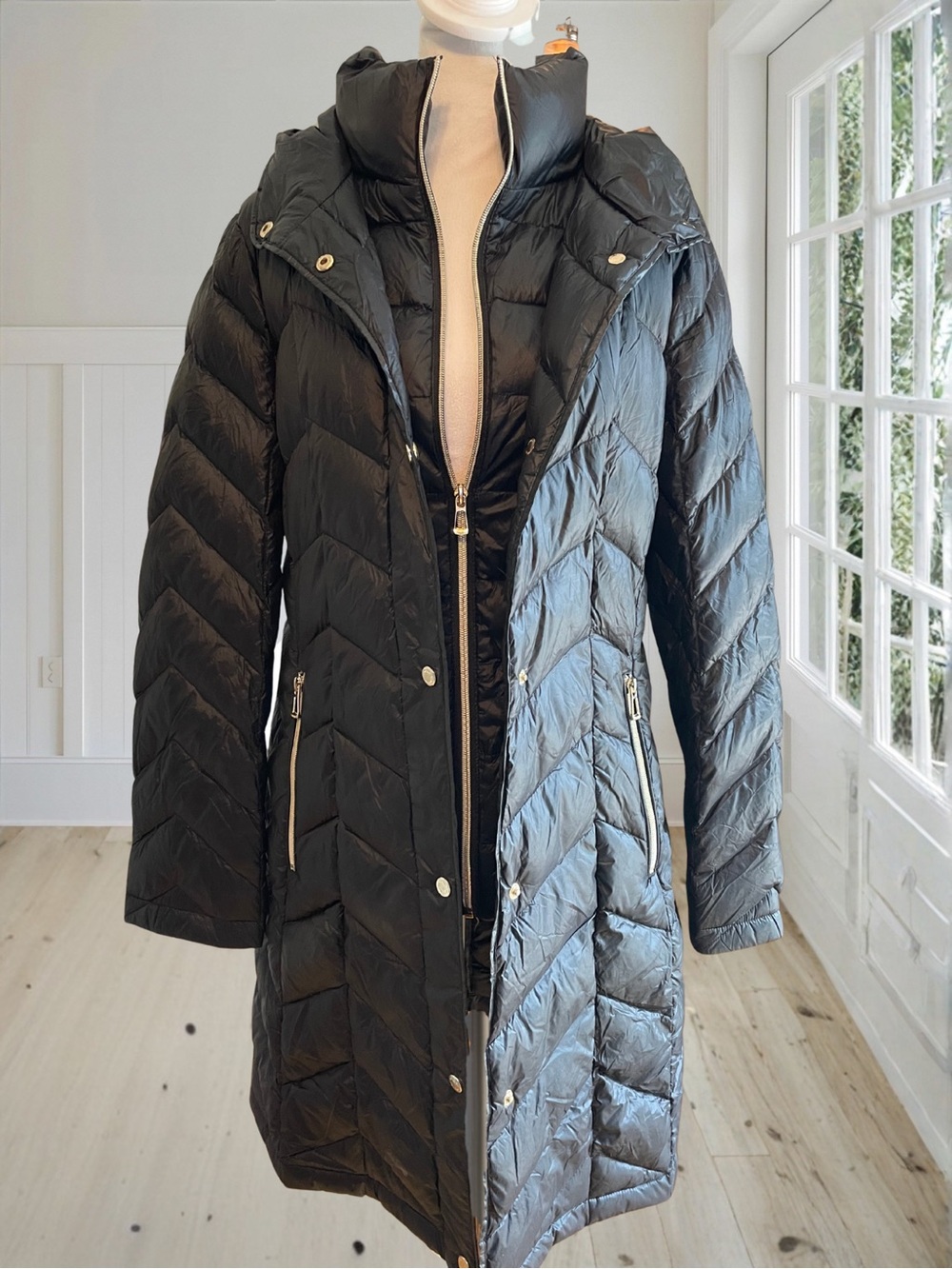 NWOT CALVIN KLEIN Women's M Black Down Chevron Long Puffer Coat No Pack Bag - Picture 3 of 17